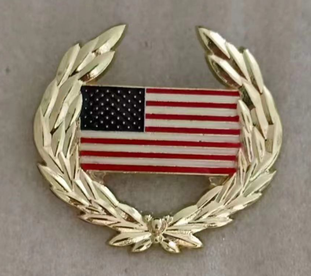 USA American Flag Wreath Lapel Pins