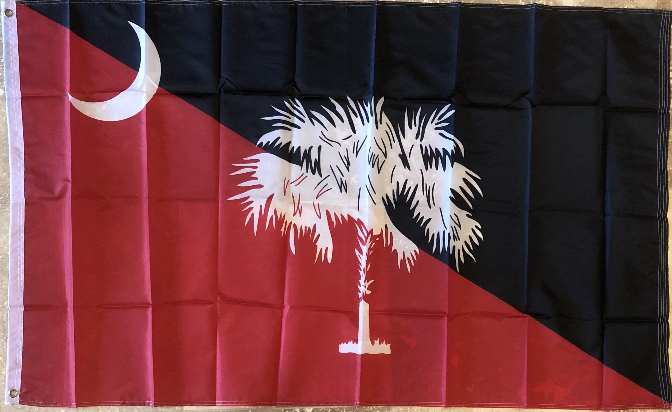 Trade Winds 3x5 South Carolina State Flag – Garnet & Black – Polyester With Grommets – Gamecocks Colors