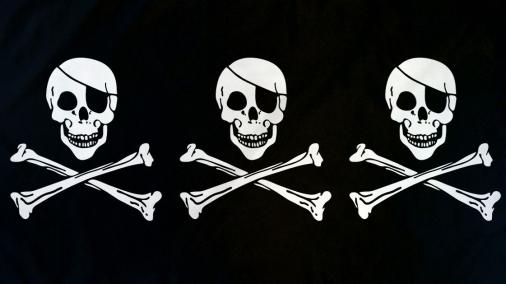Three Skulls Pirates 3'X5' Flag ROUGH TEX® 100D